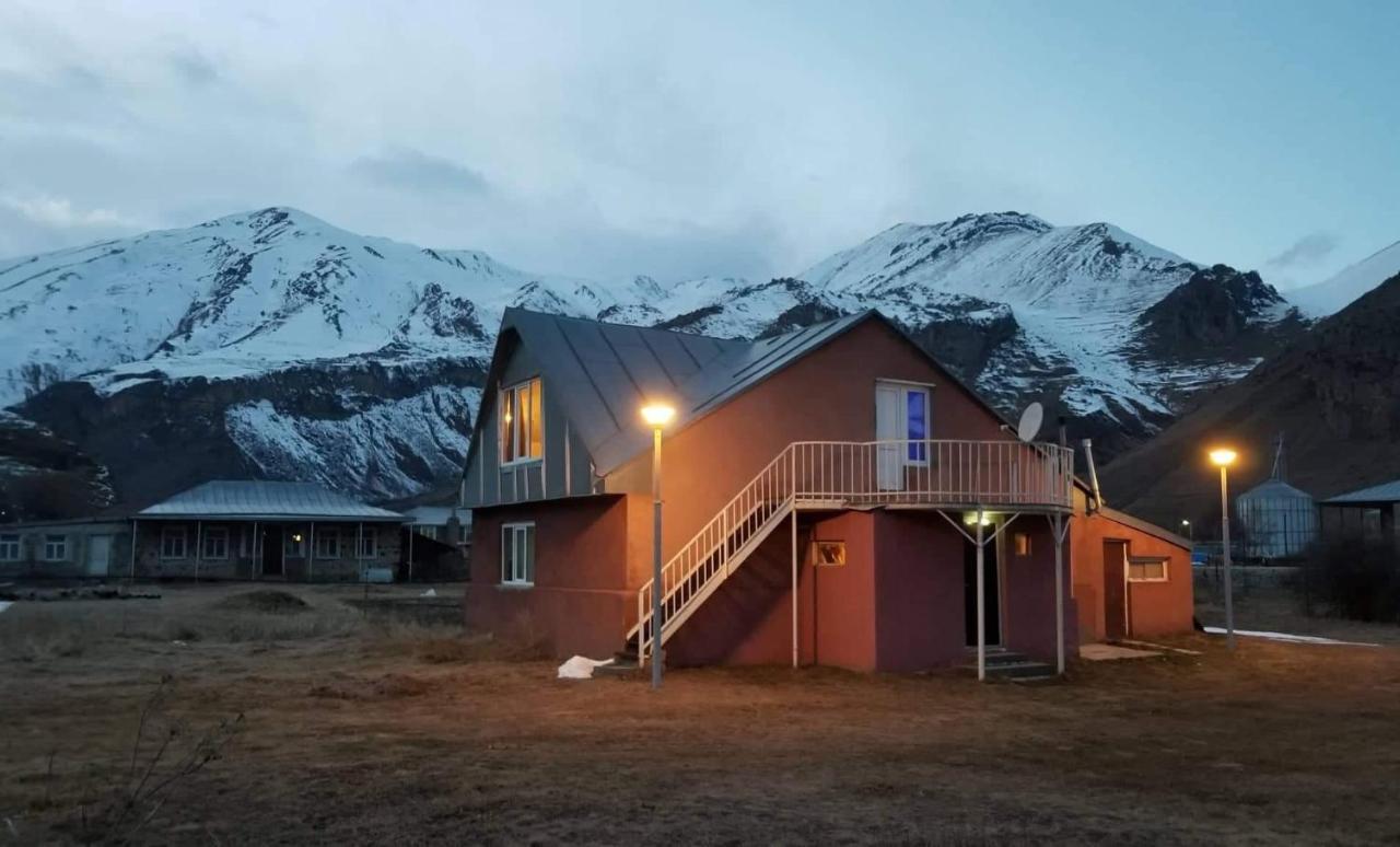Little Star Villa Kazbegi Luaran gambar